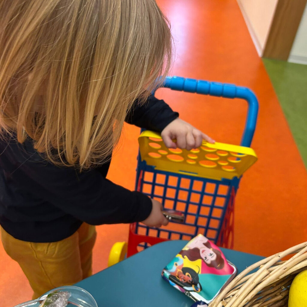 jour-de-march-pour-les-enfants-de-la-cr-che-part-ges-crescendo