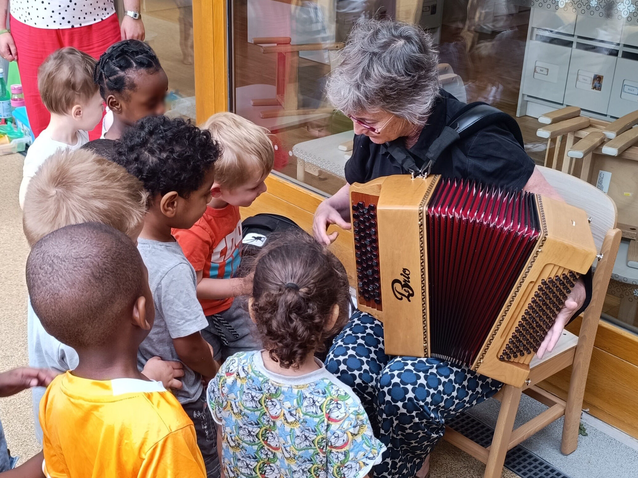 Comme des airs d’accordéon à la Caserne de Reuilly…